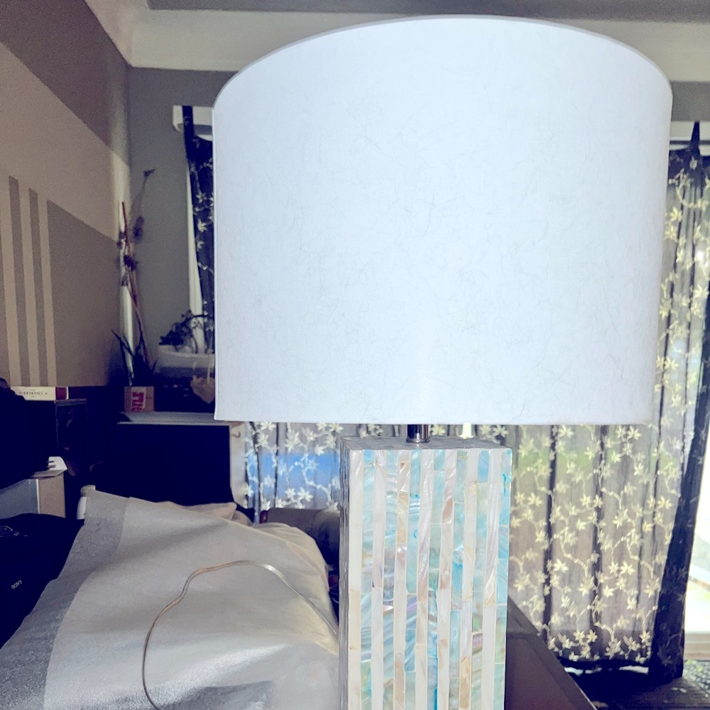 Beautiful lamp - Picture 2 of 2